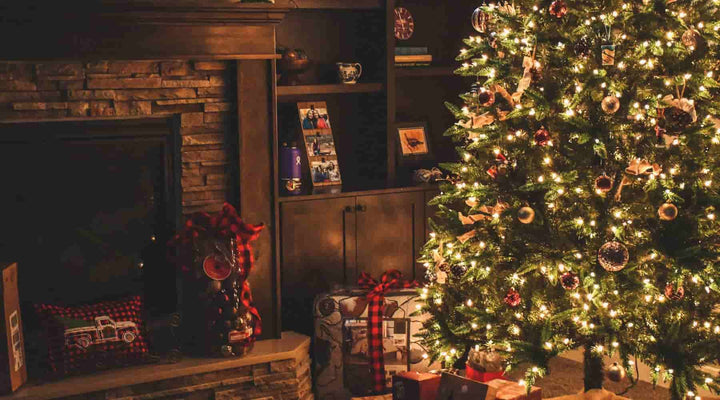 Whiskey and Christmas Movies: Pairing the Perfect Sip with a Classic Film
