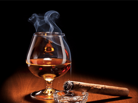 HOW TO DRINK WHISKY THE PRO WAY