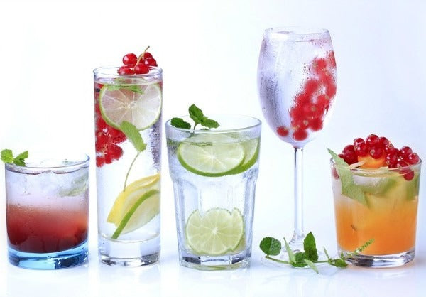 MIXING GIN INTO YOUR LIFE - Country Wine & Spirits